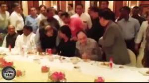 Salman Khan & Shahrukh @ Baba Siddiqui's IFTAR PARTY: MUST WATCH