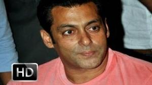 Salman Khan's Face Turns RED But Why?