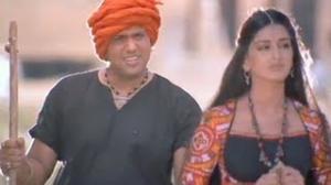Govinda, Sonali Bendre Romantic Comedy Scene - Jis Desh Mein Ganga Rehta Hai