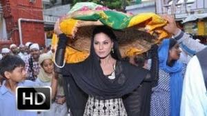 Veena Malik visits Hazrat Nizamuddin Dargah