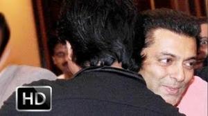 Shahrukh Khan Invites Salman Khan For Iftaar Party (Friendship Day Special)
