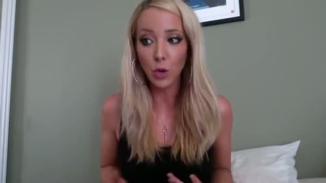 Jenna Marbles - Some Idiot/How Sports Bras Work