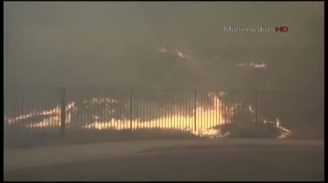 Calif. Fire Threatening Hundreds of Homes