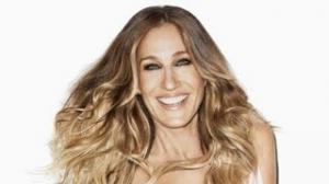Sarah Jessica Parker Gets Flirty With Feathers
