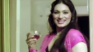 Jaam Le Ke Hasina Khadi Hai - Bollywood Fun Hindi Song - Kanwaljeet Singh - Pyar Ke Rahi (1982)