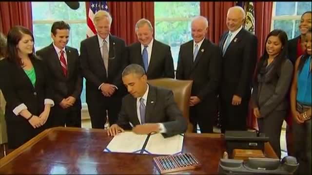 Obama Signs Student Loan Deal