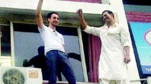 Akshay Kumar & Imran Khan's DANGEROUS STUNT in public