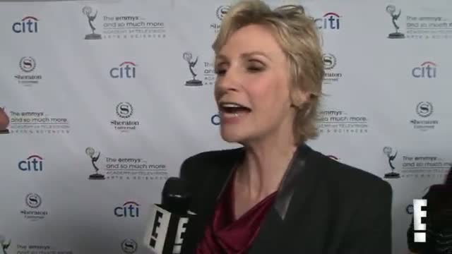Jane Lynch on "Glee" Tribute & Demi's Guest Role