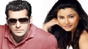 Salman Khan pays for Daisy Shah's COSMETIC SURGERY
