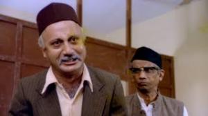 Anupam Kher Reacts On The Corrupt System - Custom Department Superhit Scene - Saaransh (1984)