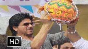 Shahrukh Khan BREAKS Dahi Handi!
