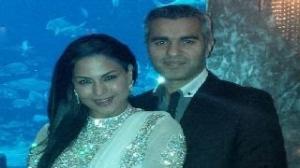Veena Malik's Billionaire BOYFRIEND Revealed