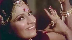 Chale Aao Na Satao - Bollywood Item Song - Bindu - Aarop (1973) - Vinod Khanna