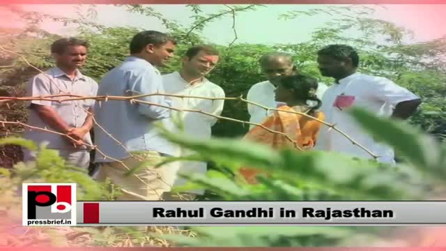 Rahul Gandhi in Rajasthan explains the importance of Land Acquisition Bill