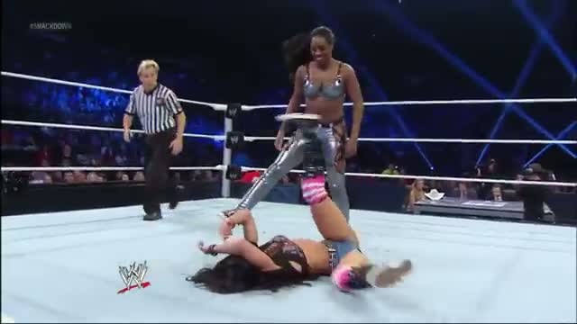 WWE SmackDown: Naomi vs. AJ Lee - Sept. 20, 2013