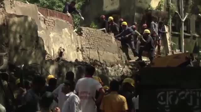 Rescue at India Building Collapse