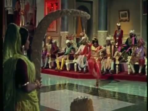 Kaise Samjhaoon Badi Nasamajh Ho - Vyjayanthimala Classic Dance Song - Suraj (1966) - Rajendra Kumar [Old is Gold]