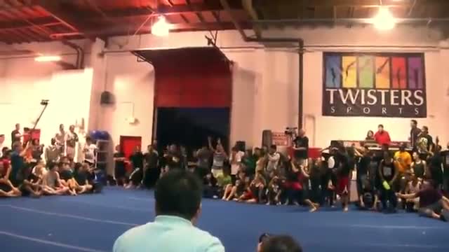 Amazing Floor Routine - Gymnastics