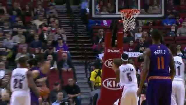 NBA: Dragic sets up Miles Plumlee for the And 1 Slam!