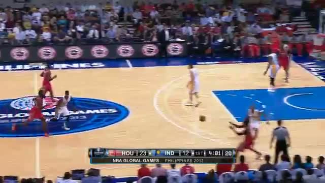 NBA: Dwight Howard Shows His Talents off in Manila!