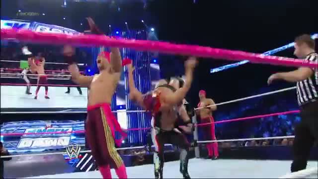 Los Matadores vs. Los Locales: SmackDown, Oct. 11, 2013