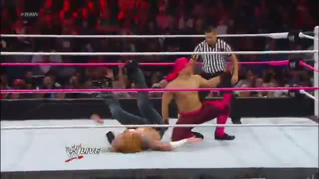 WWE Raw: Los Matadores vs. 3MB - Oct. 14, 2013