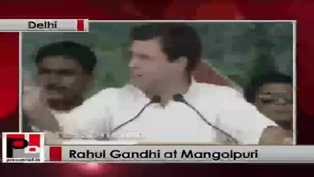 Rahul Gandhi in Mangolpuri (Delhi) praises Congress government in Delhi