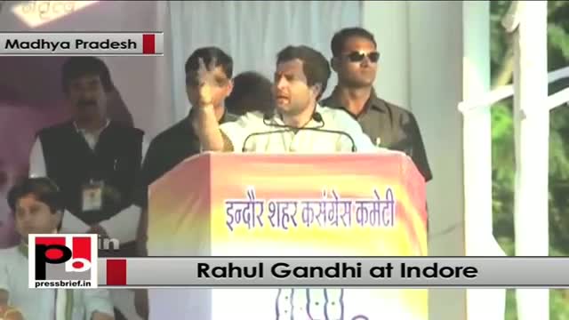 Rahul Gandhi strikes chord with people of Indore (MP)