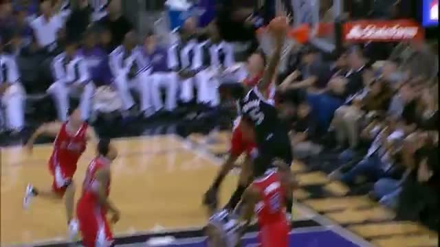NBA: Blake Griffin Comes Up With The BIG Swat