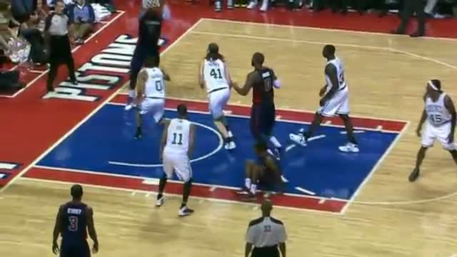 NBA: Brandon Jennings' SWEET Assist From The Floor
