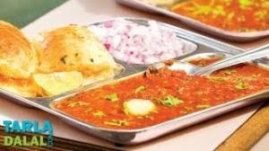 Pav Bhaji (Mumbai Pav Bhaji Recipe) by Tarla Dalal