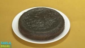 Eggless Chocolate Sponge Cake by Tarla Dalal