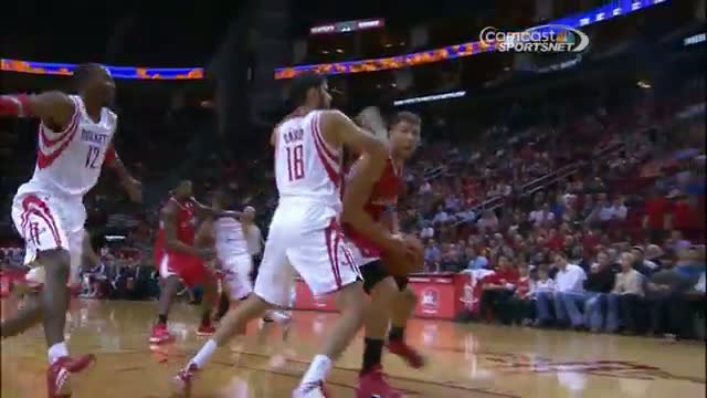 NBA: Dwight Howard REJECTS Blake Griffin's Shot Into The Seats