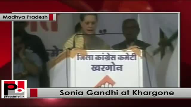 Sonia Gandhi addresses Congress election rally at Khargone (Madhya Pradesh)