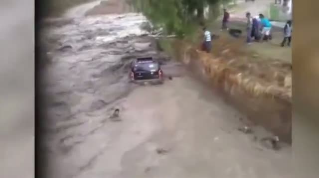 Bolivian Flood Sweeps Cadet and Soldier Away