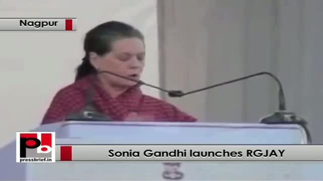 Sonia Gandhi launches Rajiv Gandhi Jeevandayee Arogya Yojana