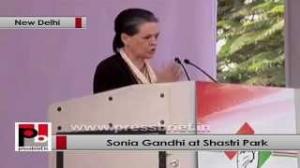 Sonia Gandhi: Pt. Nehru was responsible for our strong democracy