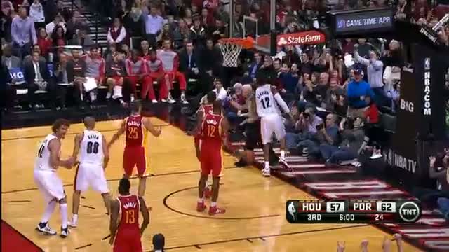 NBA: LaMarcus Aldridge DOMINATES the Rockets