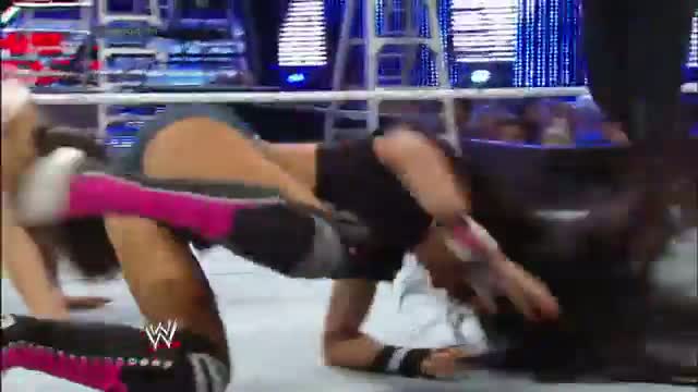 The Bella Twins vs. AJ Lee & Tamina Snuka: WWE SmackDown, Dec. 13, 2013