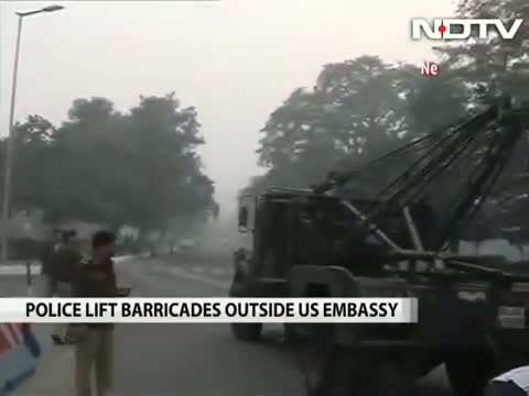 Devyani Khobragade's arrest: police lift barricades outside US embassy in Delhi