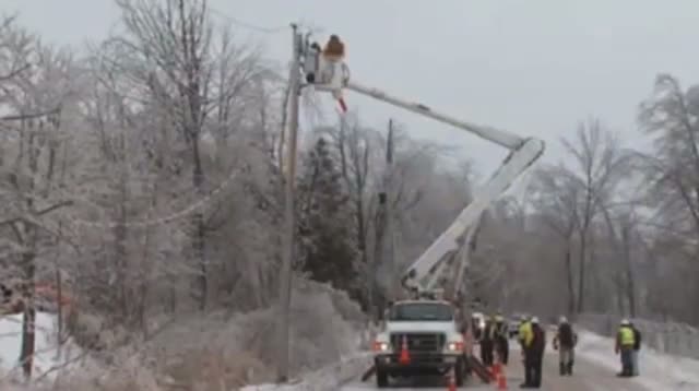 Snow Slows Maine Power Push; Mich. Work Ongoing