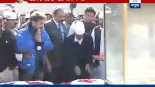Delhi CM Arvind Kejriwal at Rajghat to pay homage to Mahatma Gandhi