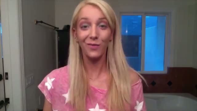 Jenna Marbles - What A Girl's Makeup Means