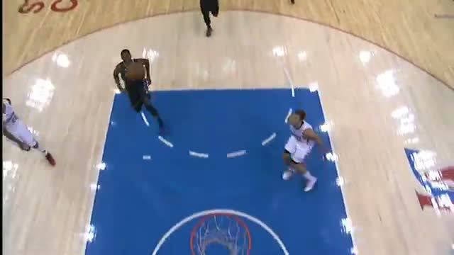 NBA: Blake Griffin Throws Down the Windmill off the Alley-Oop!