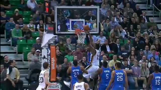 NBA: Derrick Favors Reigns Down on Kevin Durant