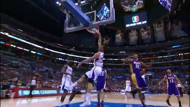 NBA: Blake Griffin's Powerful One-Handed Alley-Oop Jam