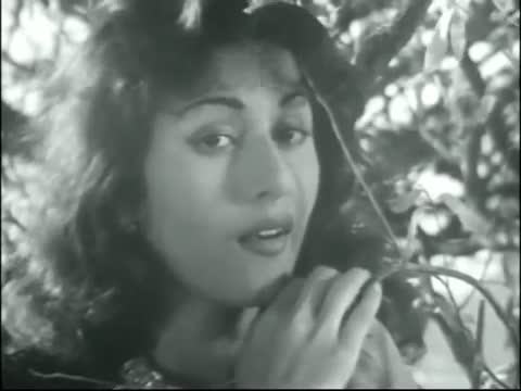 Yun Chup Chup Ke - Superhit Classic Romantic Hindi Song - Madhubala, Dilip Kumar - Tarana (1951)
