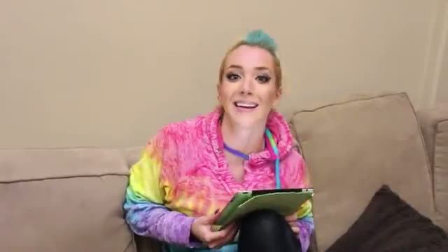 Jenna Marbles - Looking With Your Face