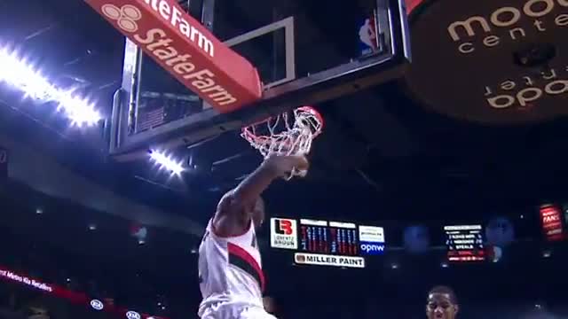 NBA: Wesley Matthews Slams Down the Inbounds Alley-Oop from Nicolas Batum