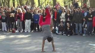 New York City-Amazing Street Performers in Central Park - HD Video